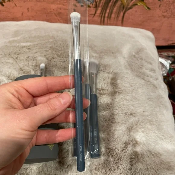 LARUCE CHRISTINE Makeup Brushes set with holder - Picture 5 of 8